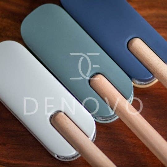Back-to-Basics Lint Brush with Wooden Handle: Blue