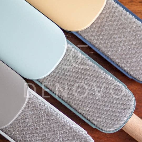 Back-to-Basics Lint Brush with Wooden Handle: Blue