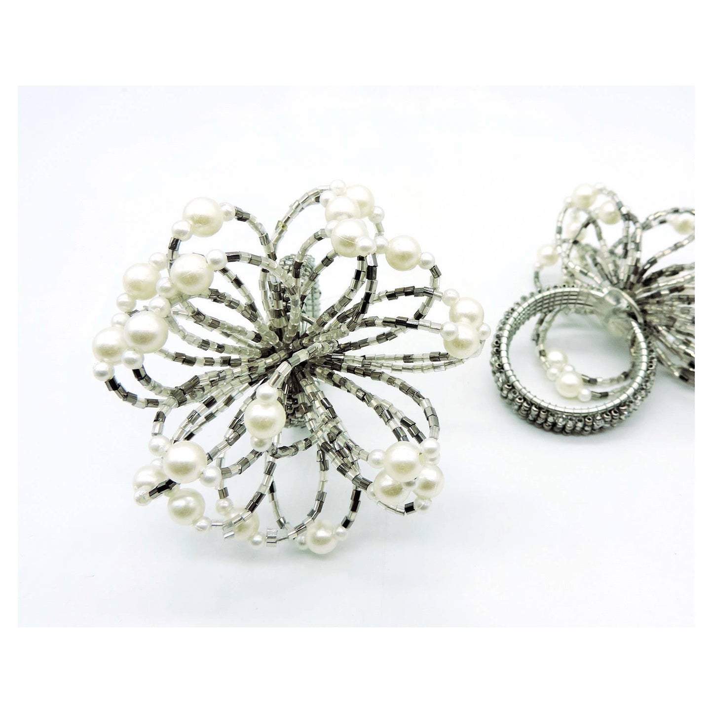 Pearl Flower Napkin Rings / Set of 4 / Smoke