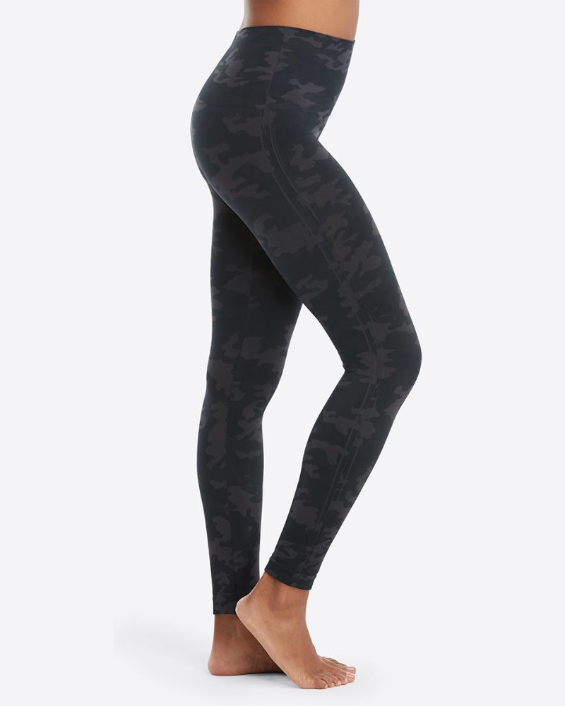 Look at Me Now Seamless Leggings - Black Camo