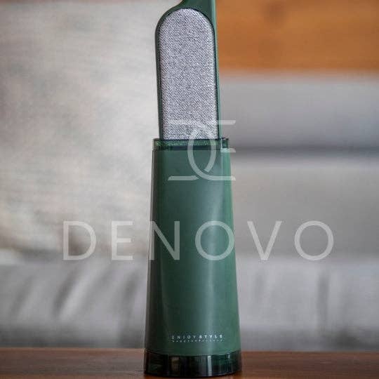 De Novo™ Deluxe Self-Cleaning Lint Brush: Green