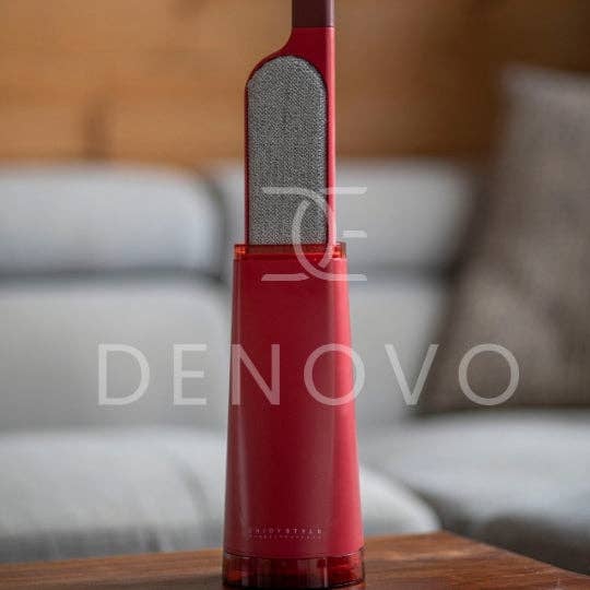 De Novo™ Deluxe Self-Cleaning Lint Brush: Red