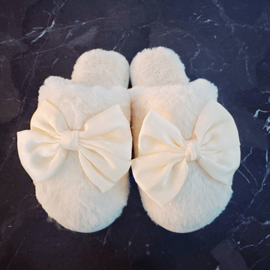 Satin Shine Fur Cozy Lounge Slippers: Cream