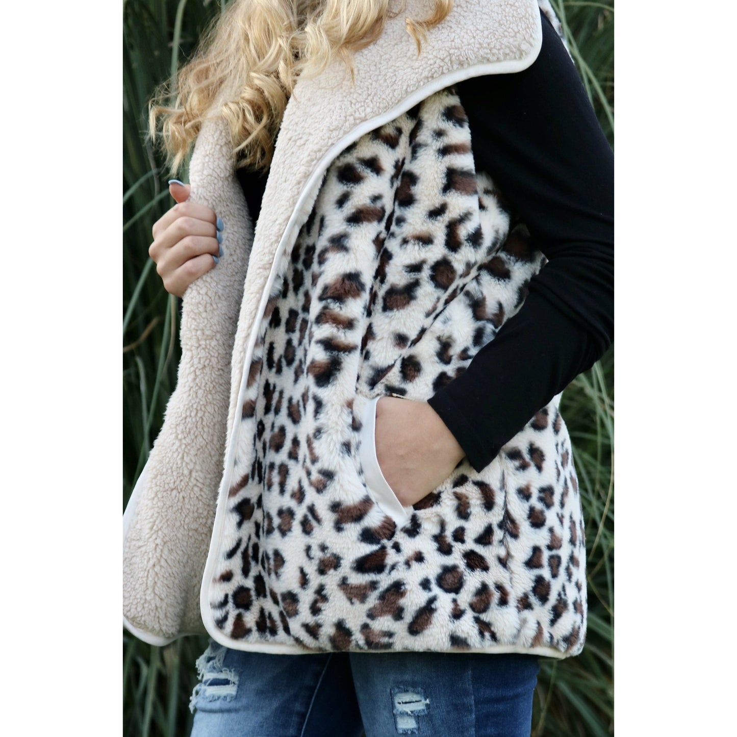 Reversible Leopard Print Sherpa/Faux Fur Vest VT716: S